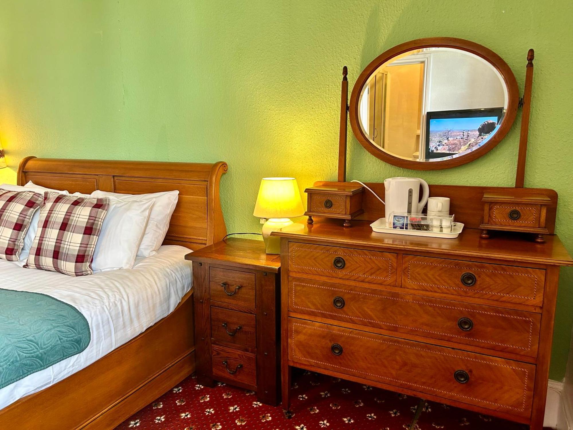 פורטסמות' Clarence Quarters Self-Catering Guest House מראה חיצוני תמונה