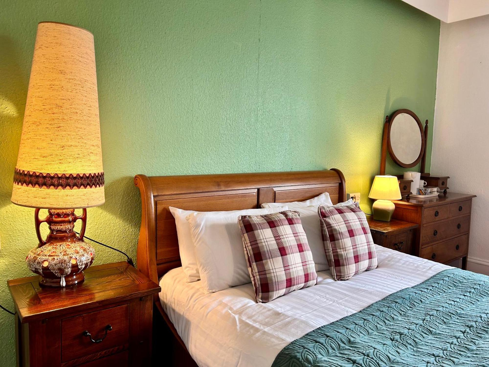 פורטסמות' Clarence Quarters Self-Catering Guest House מראה חיצוני תמונה
