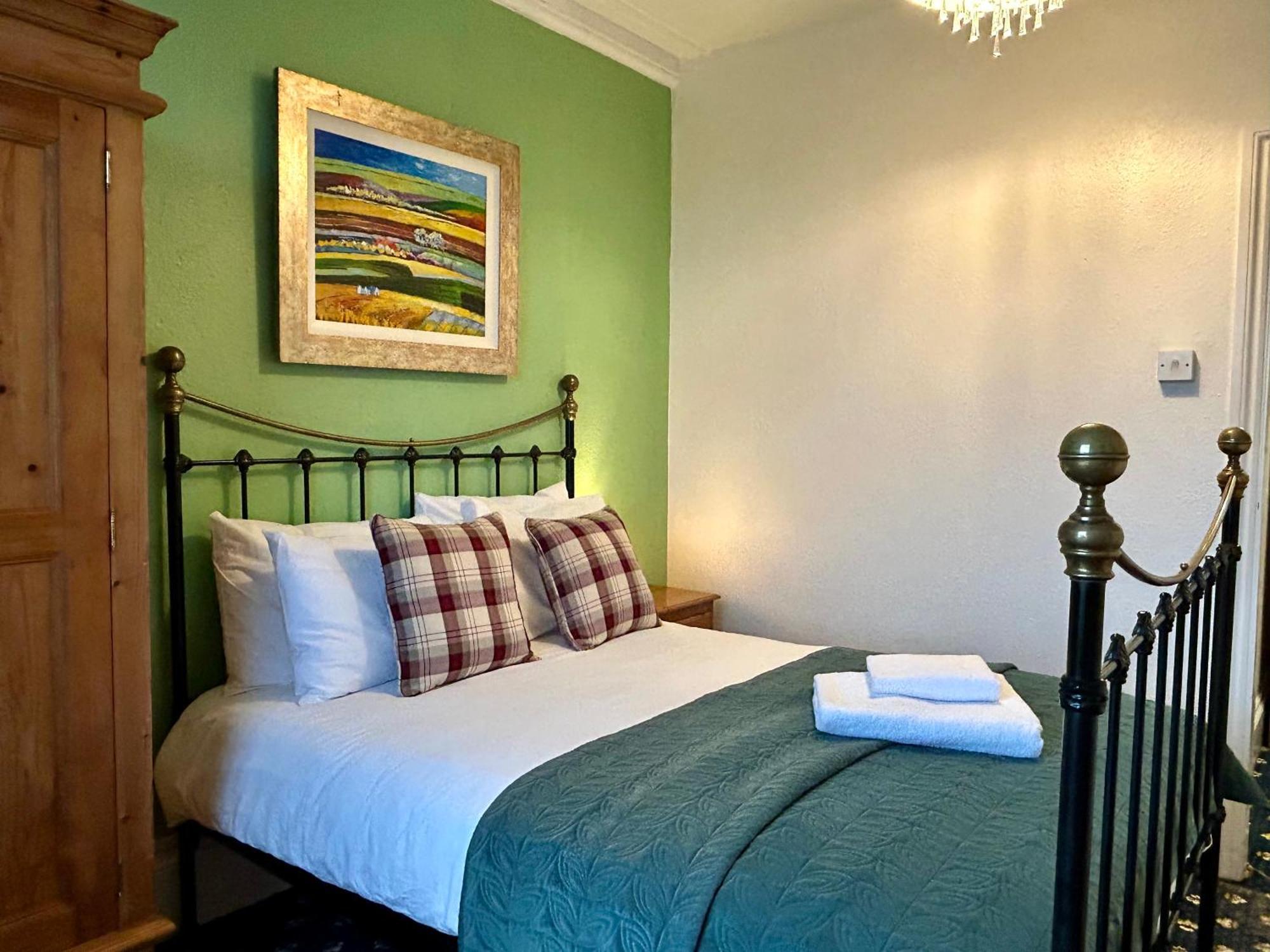 פורטסמות' Clarence Quarters Self-Catering Guest House מראה חיצוני תמונה