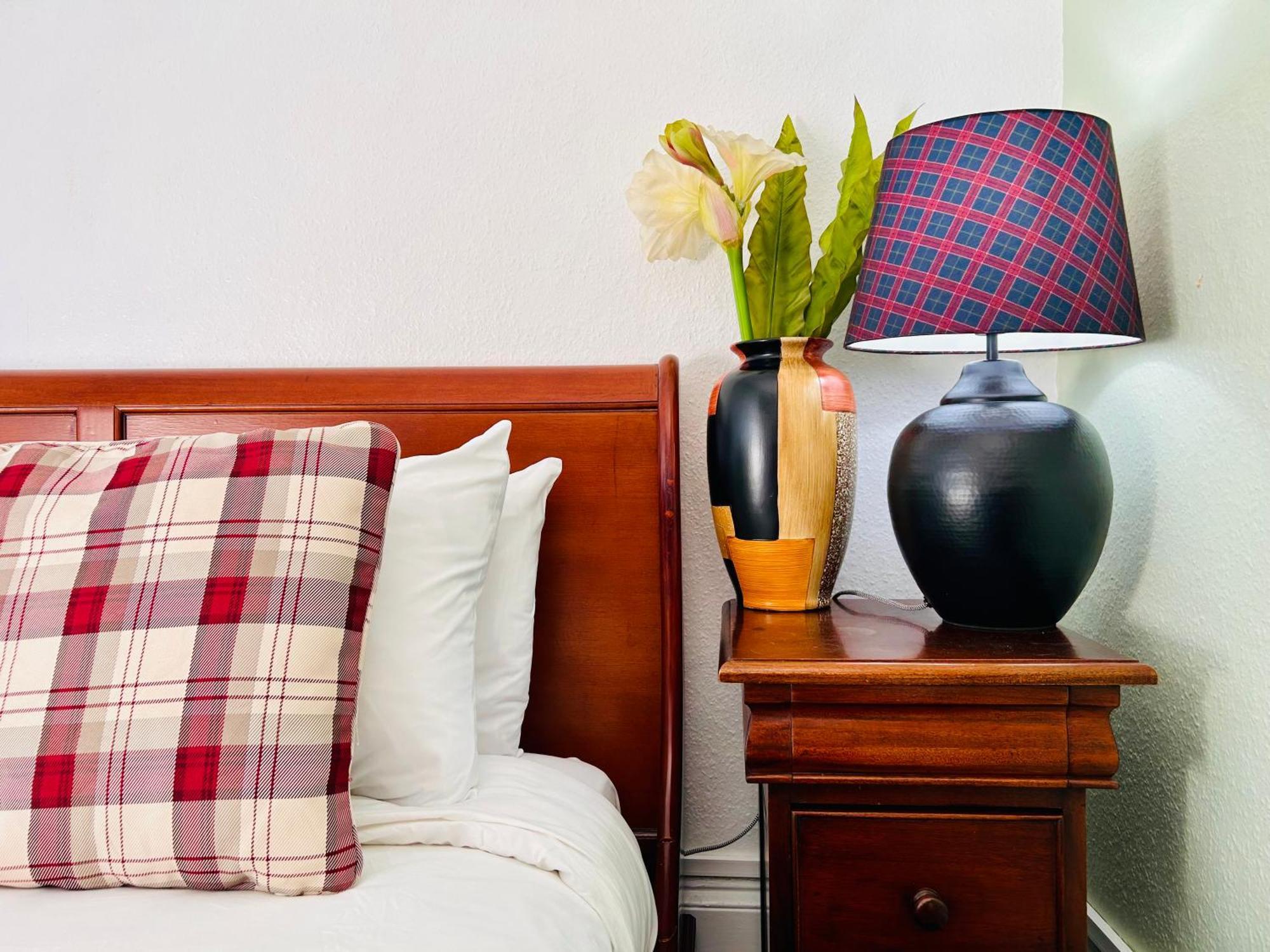 פורטסמות' Clarence Quarters Self-Catering Guest House מראה חיצוני תמונה